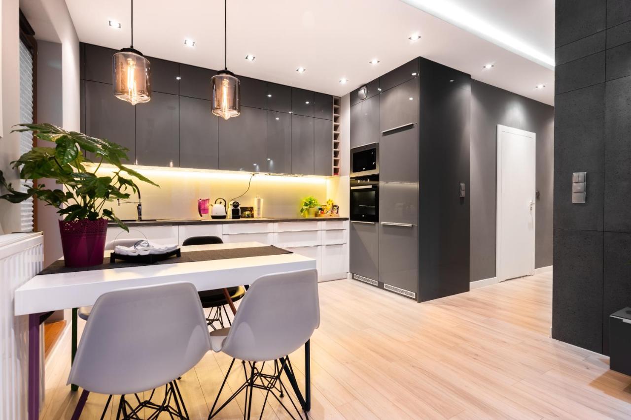 קרקוב Elegant Business Accommodation With Parking - By Upstairs מראה חיצוני תמונה