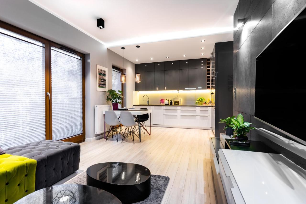 קרקוב Elegant Business Accommodation With Parking - By Upstairs מראה חיצוני תמונה