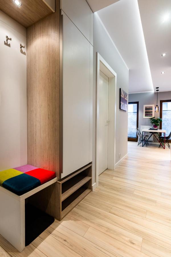 קרקוב Elegant Business Accommodation With Parking - By Upstairs מראה חיצוני תמונה